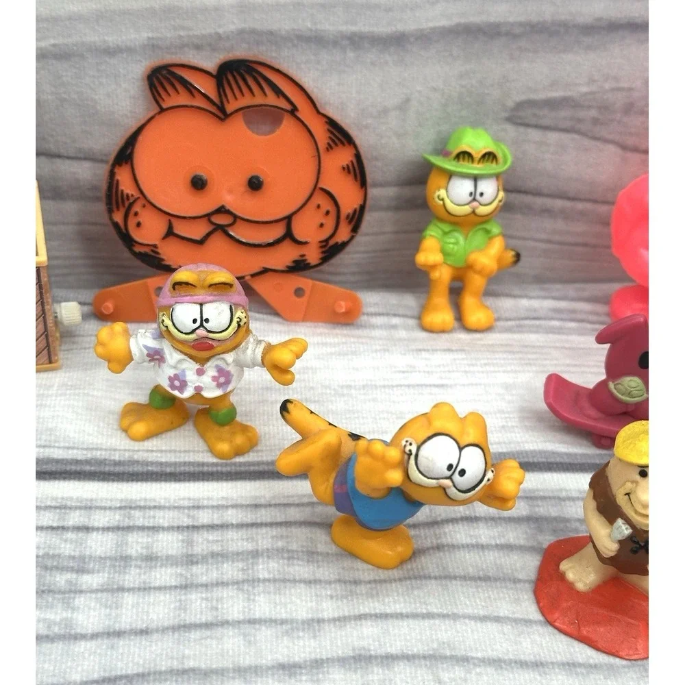 VINTAGE FIGURES/ TOYS - SESAME STREET GARFIELD FLINSTONES CABBAGE PATCH KID   *5